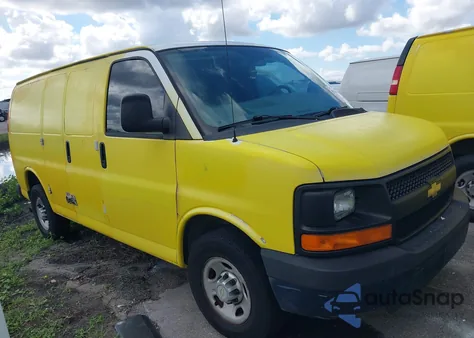 2014 Chevrolet Express 2500 Work Van z USA, uszkodzony, nr VIN 1GCWGFBA5E1175862